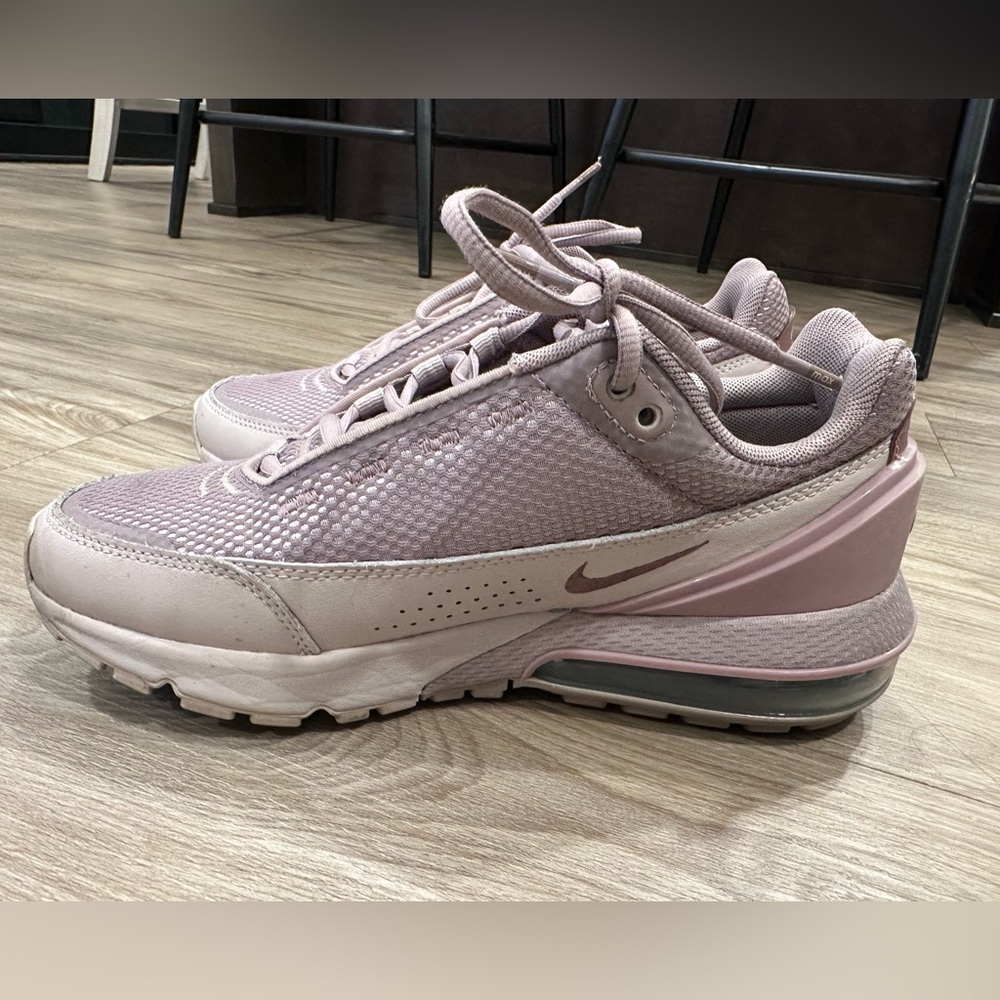 Nike Women's Air Max Light Violet Size 7